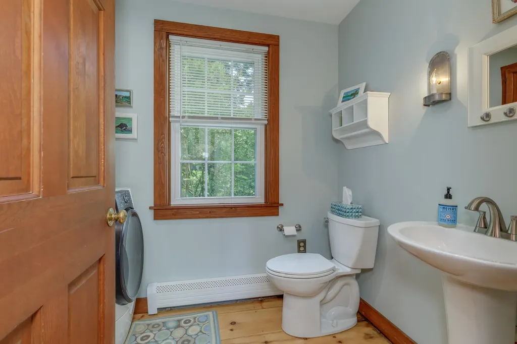 90 Deer Run Road Henniker NH 03242