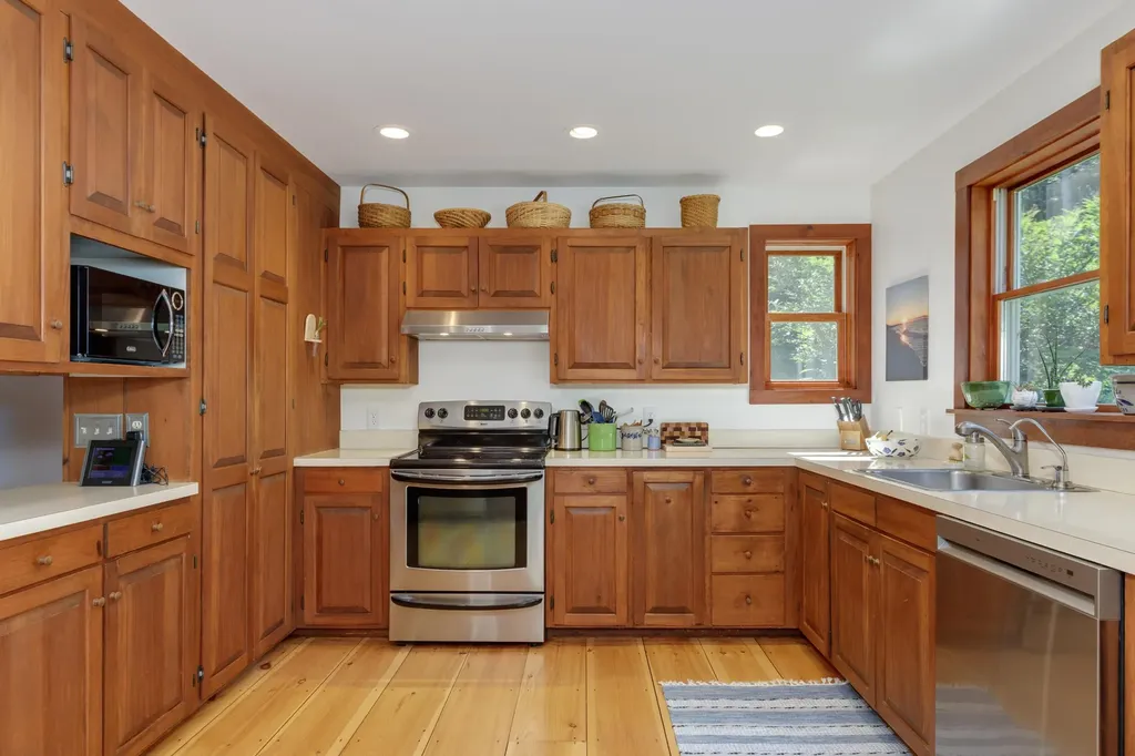 90 Deer Run Road Henniker NH 03242