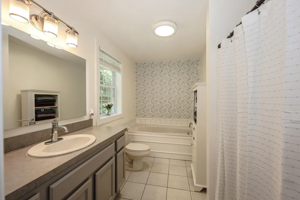 127 Broad Cove Drive Concord NH 03303