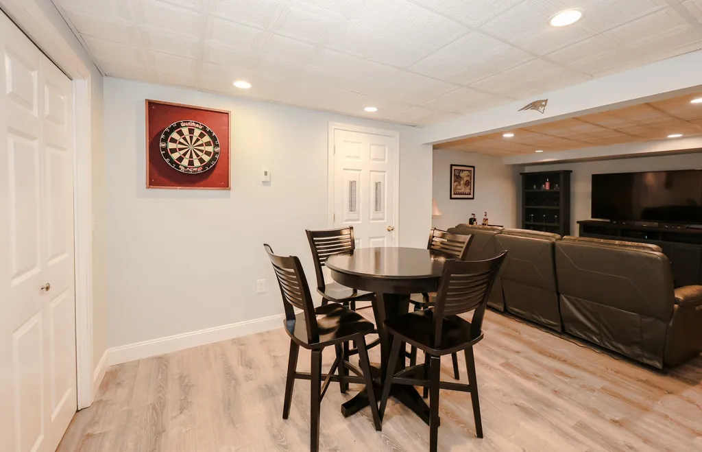 127 Broad Cove Drive Concord NH 03303