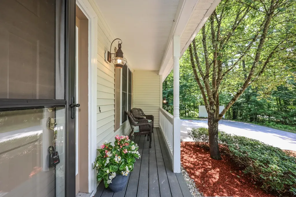127 Broad Cove Drive Concord NH 03303