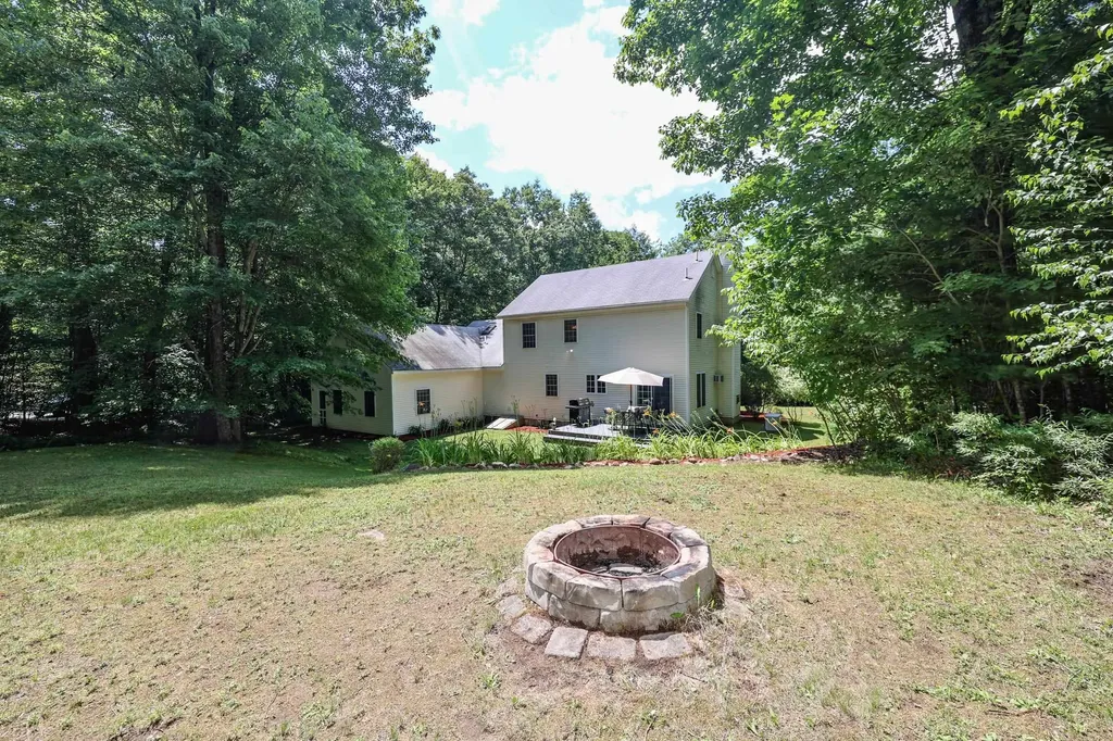 127 Broad Cove Drive Concord NH 03303