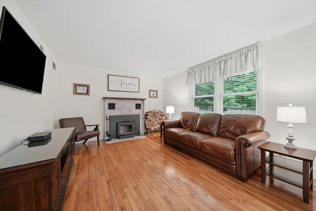 288 Island Pond Road Derry NH 03038