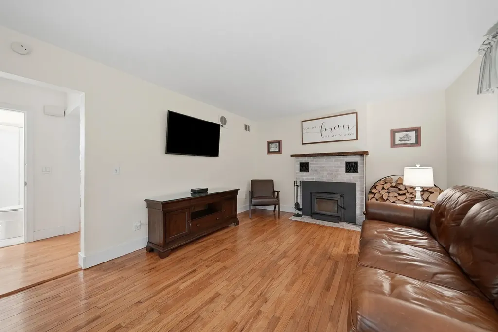 288 Island Pond Road Derry NH 03038
