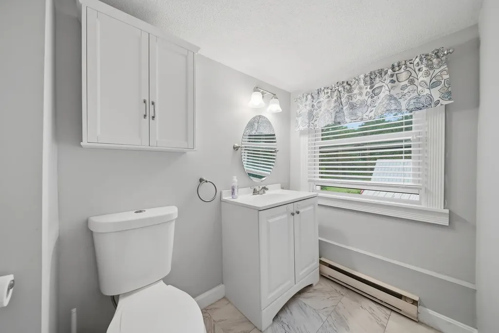 288 Island Pond Road Derry NH 03038