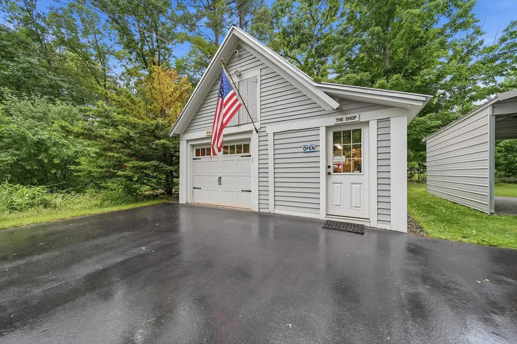 288 Island Pond Road Derry NH 03038
