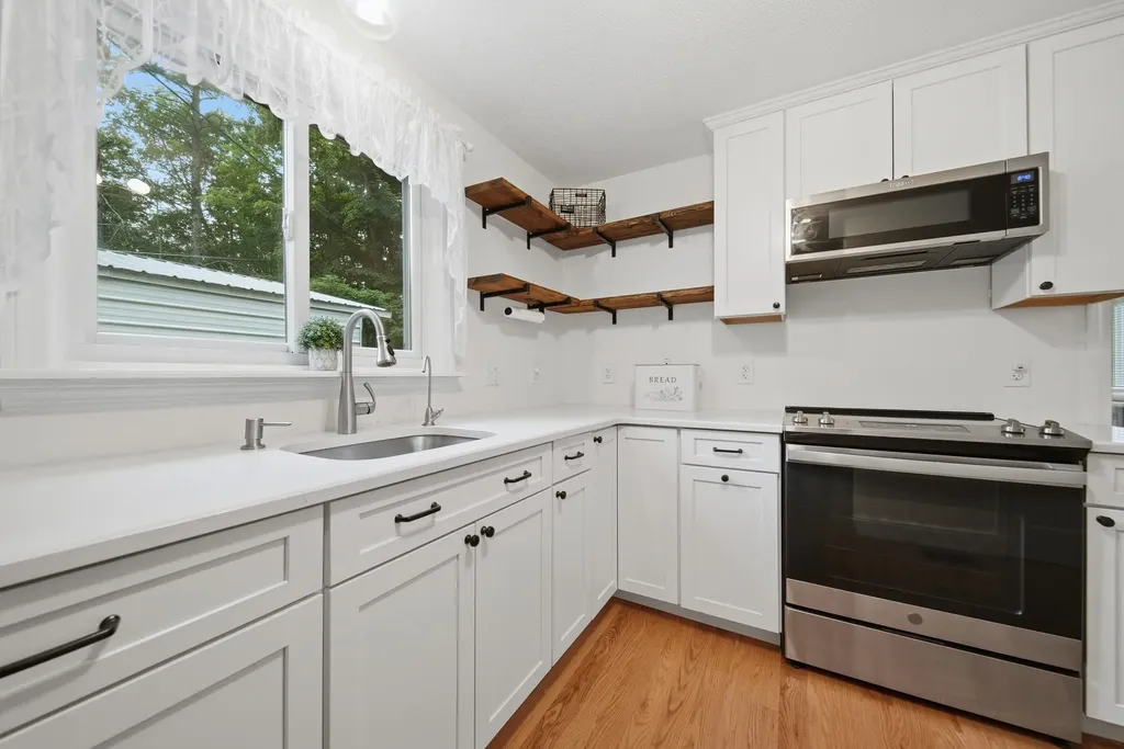 288 Island Pond Road Derry NH 03038