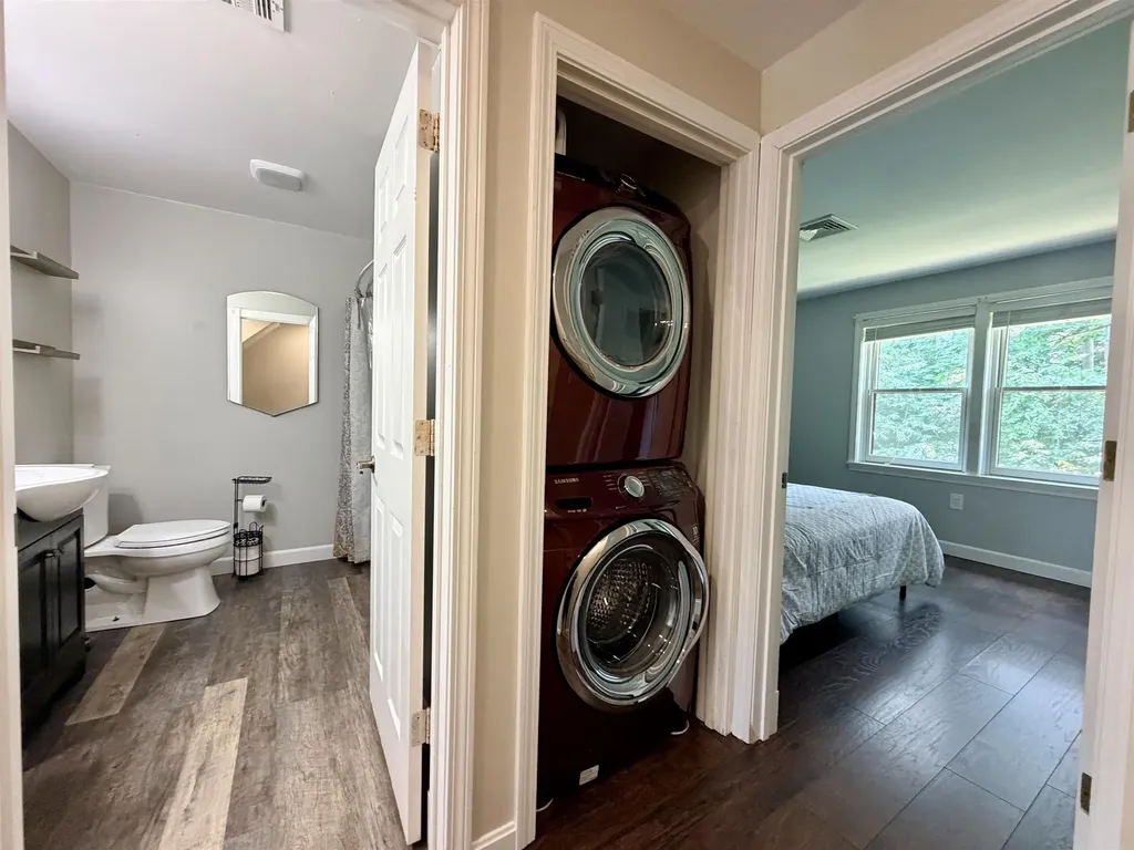 208 Bartemus Trail Nashua NH 03063