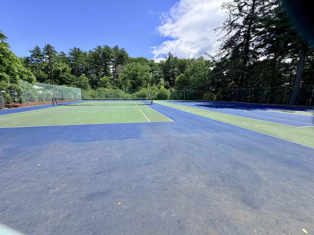 208 Bartemus Trail Nashua NH 03063