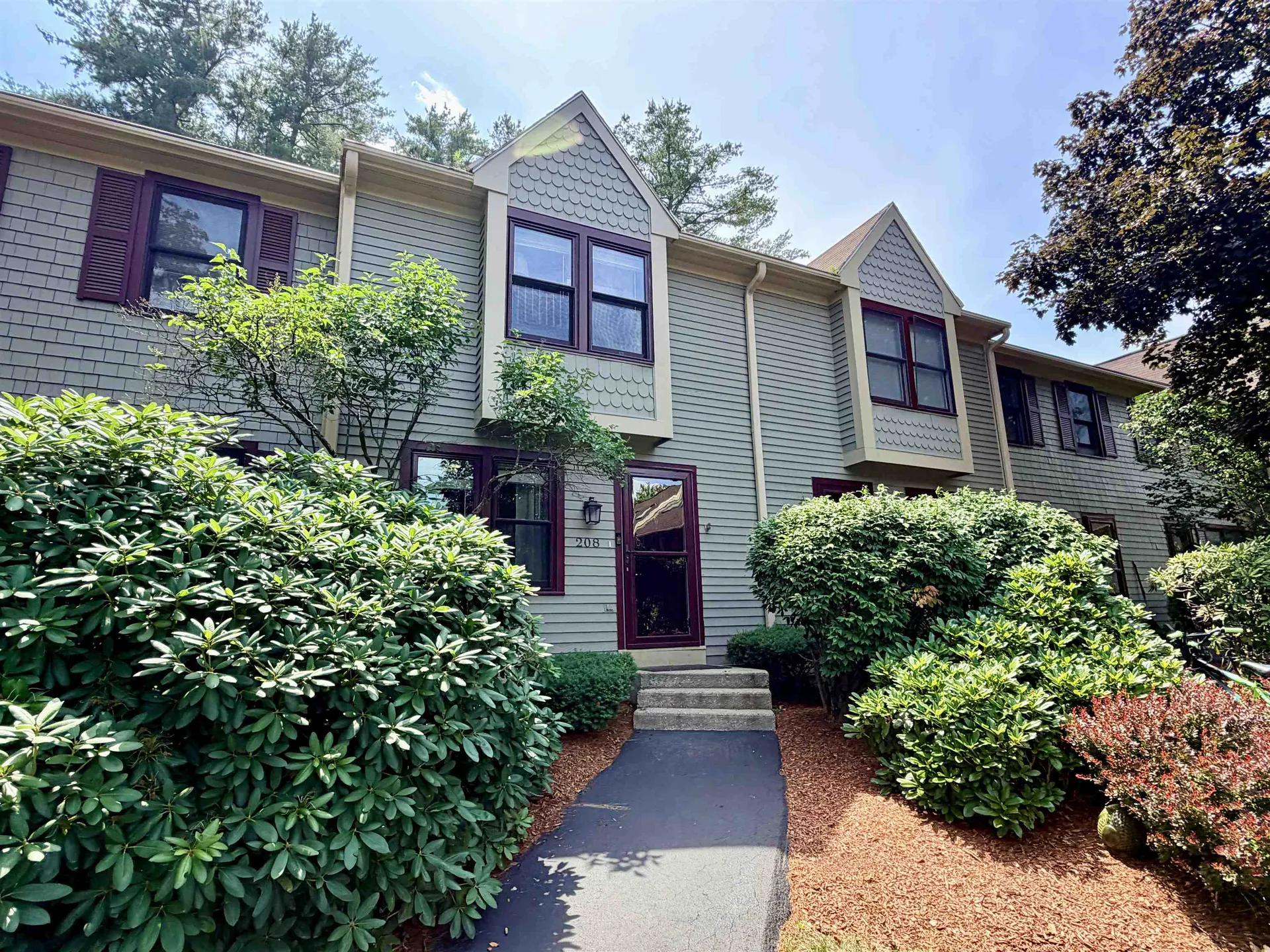 208 Bartemus Trail Nashua NH 03063