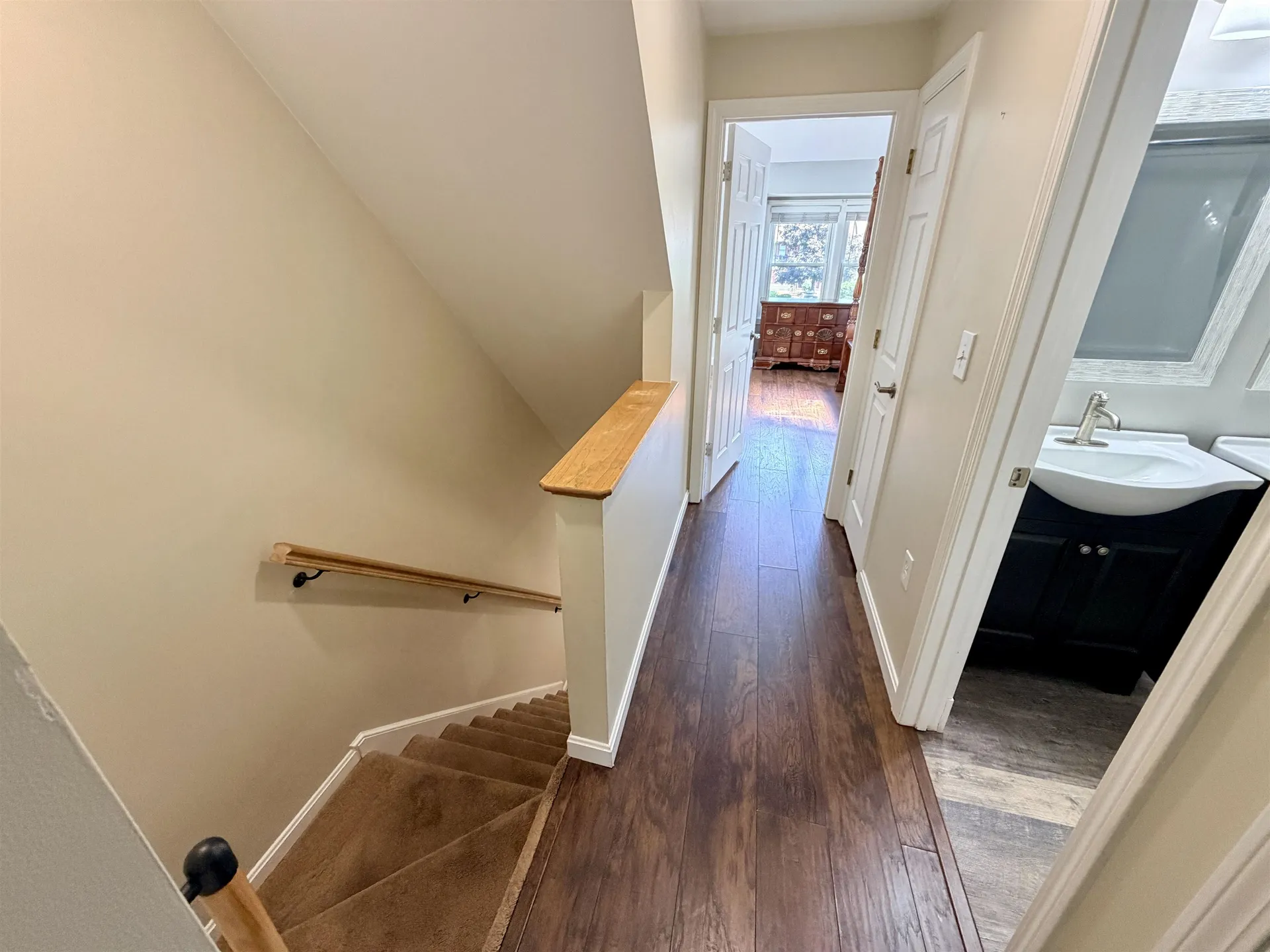 208 Bartemus Trail Nashua NH 03063