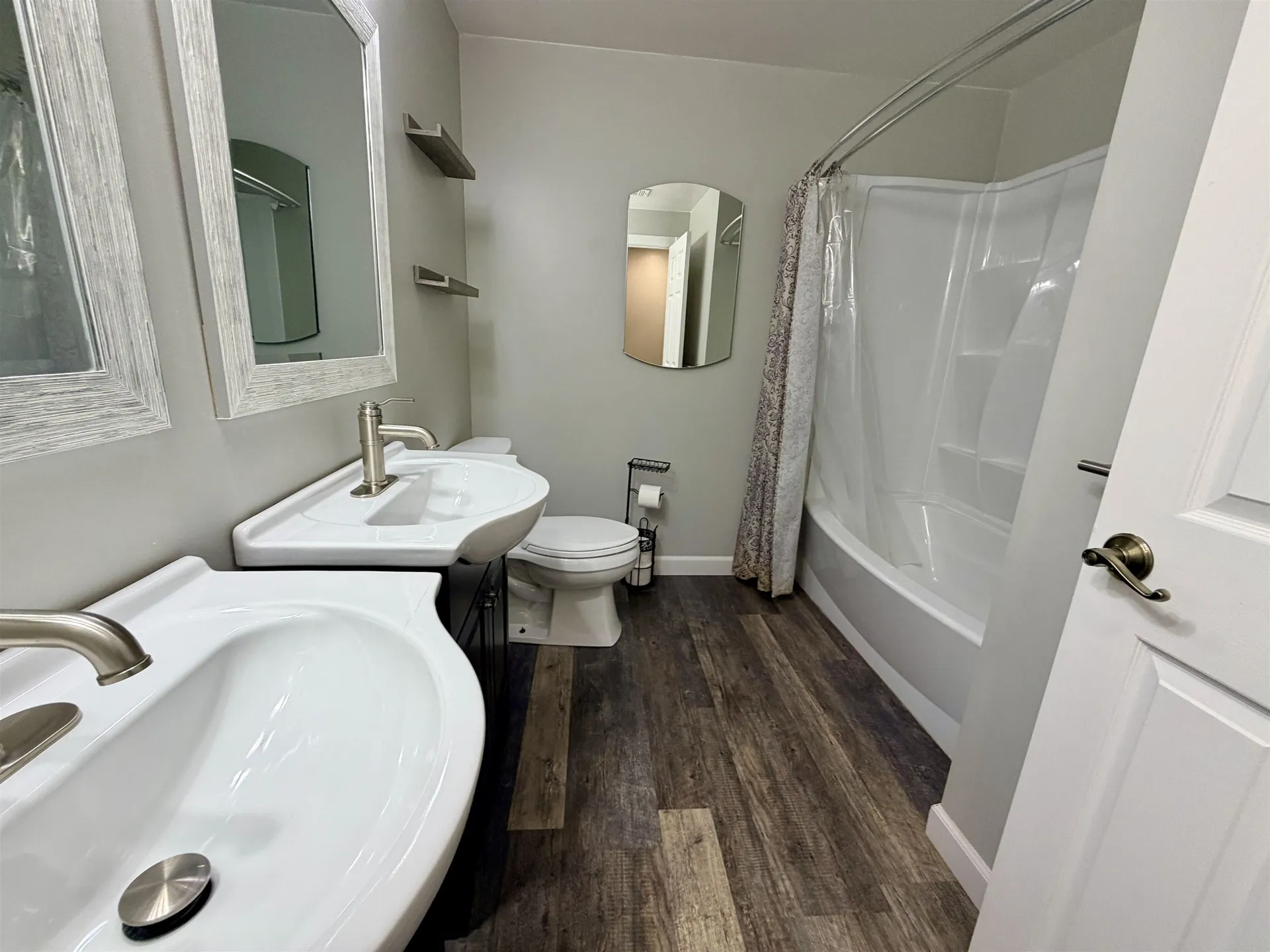 208 Bartemus Trail Nashua NH 03063