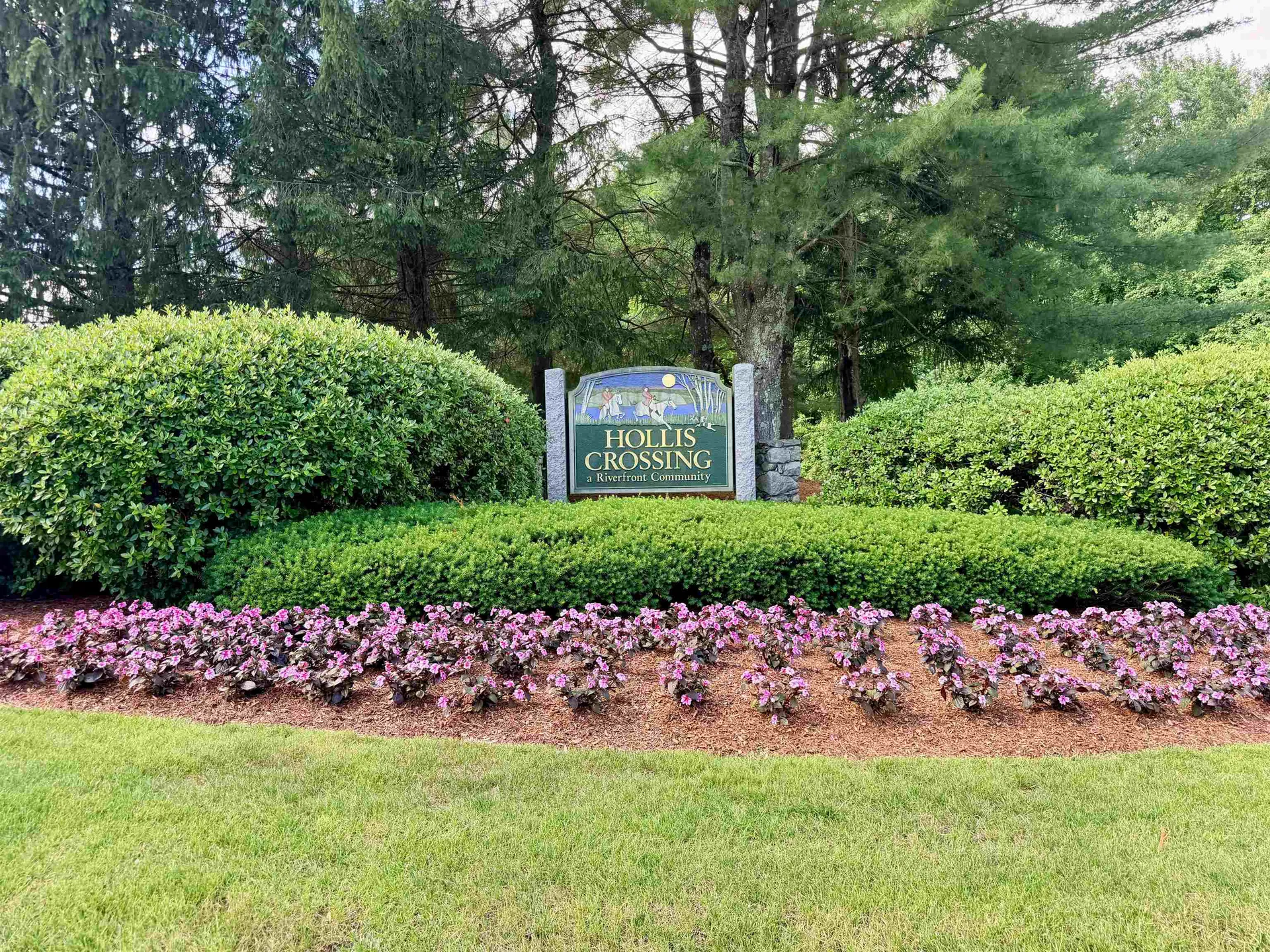 208 Bartemus Trail Nashua NH 03063