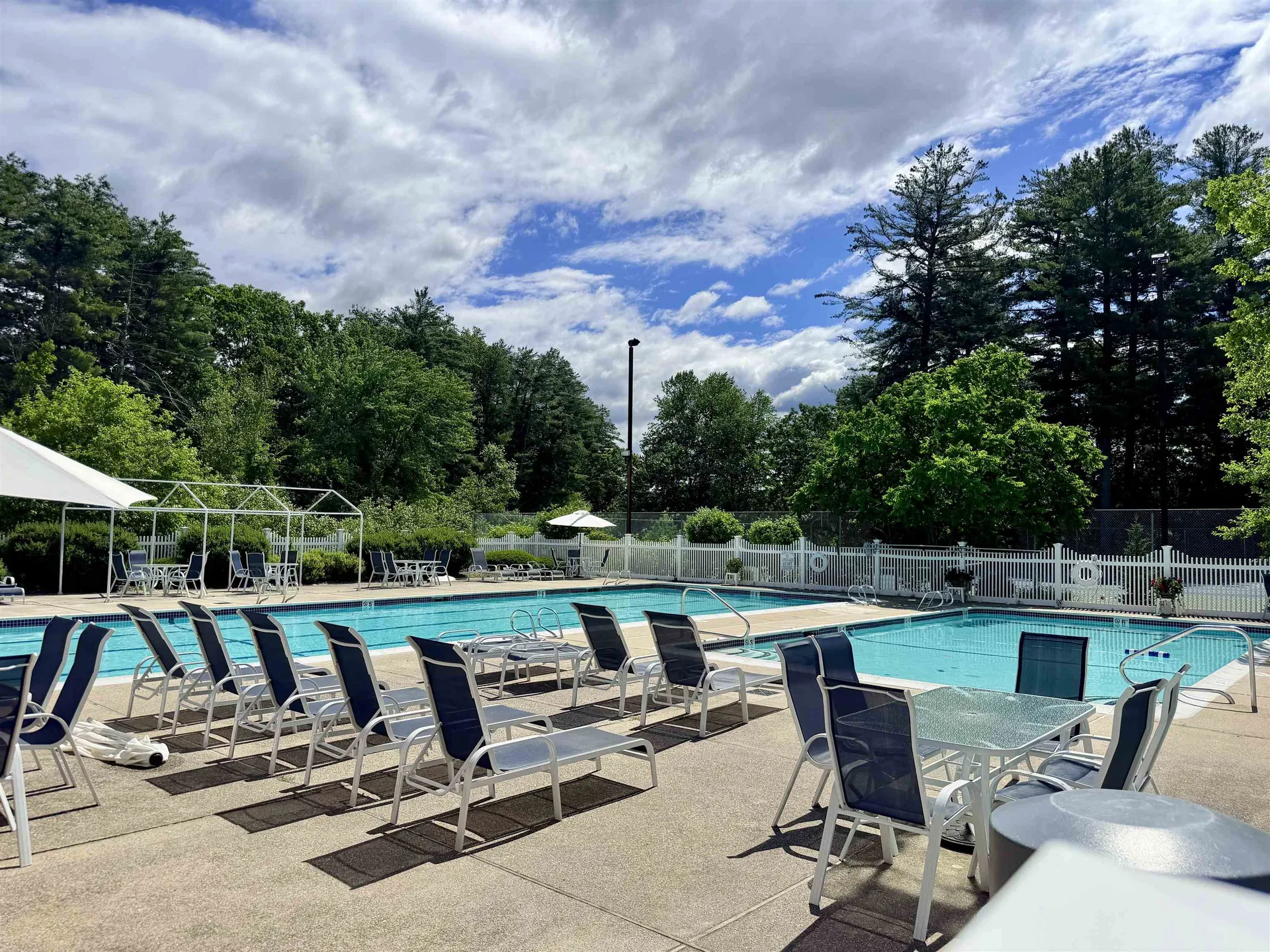 208 Bartemus Trail Nashua NH 03063
