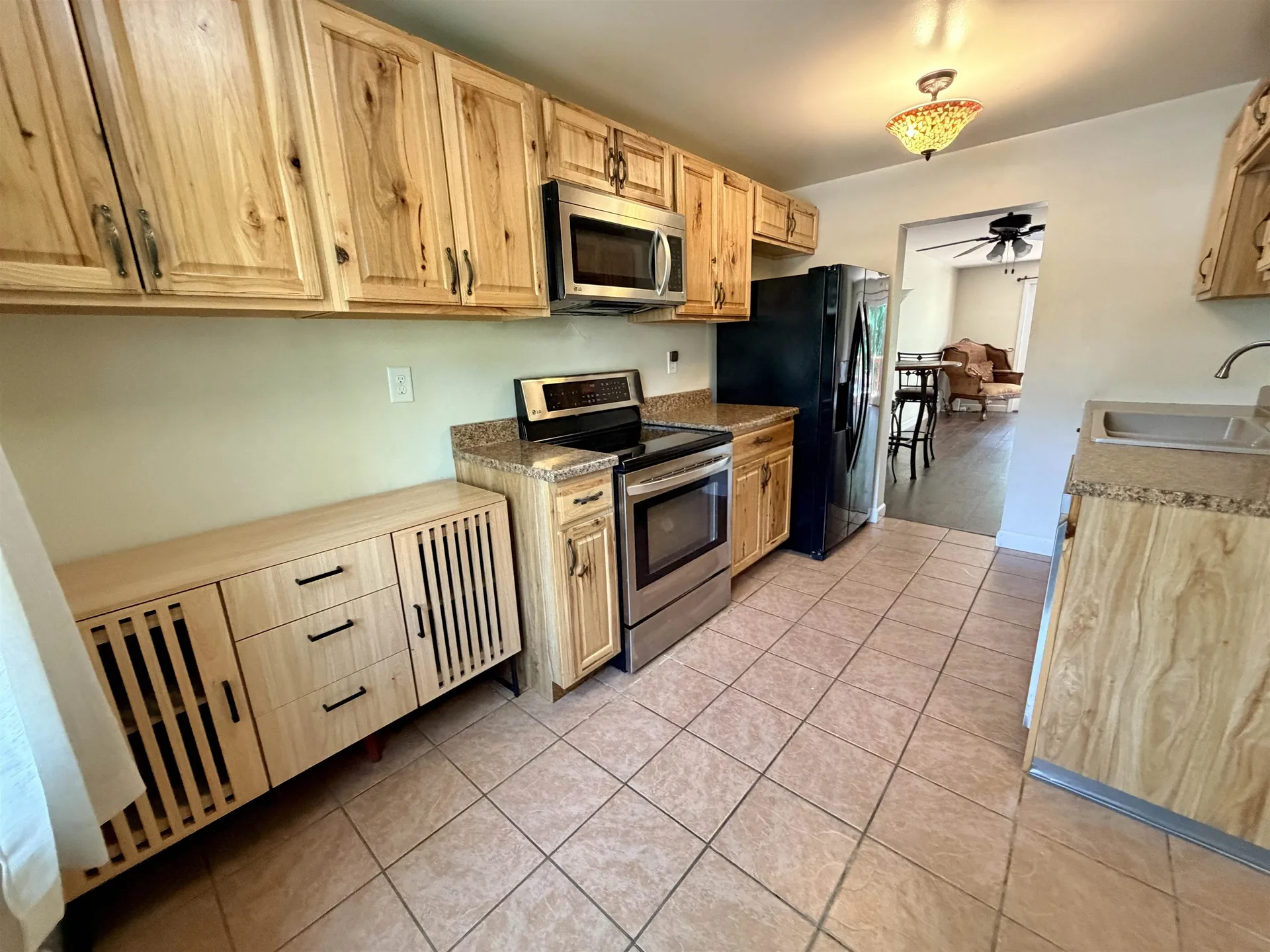 208 Bartemus Trail Nashua NH 03063