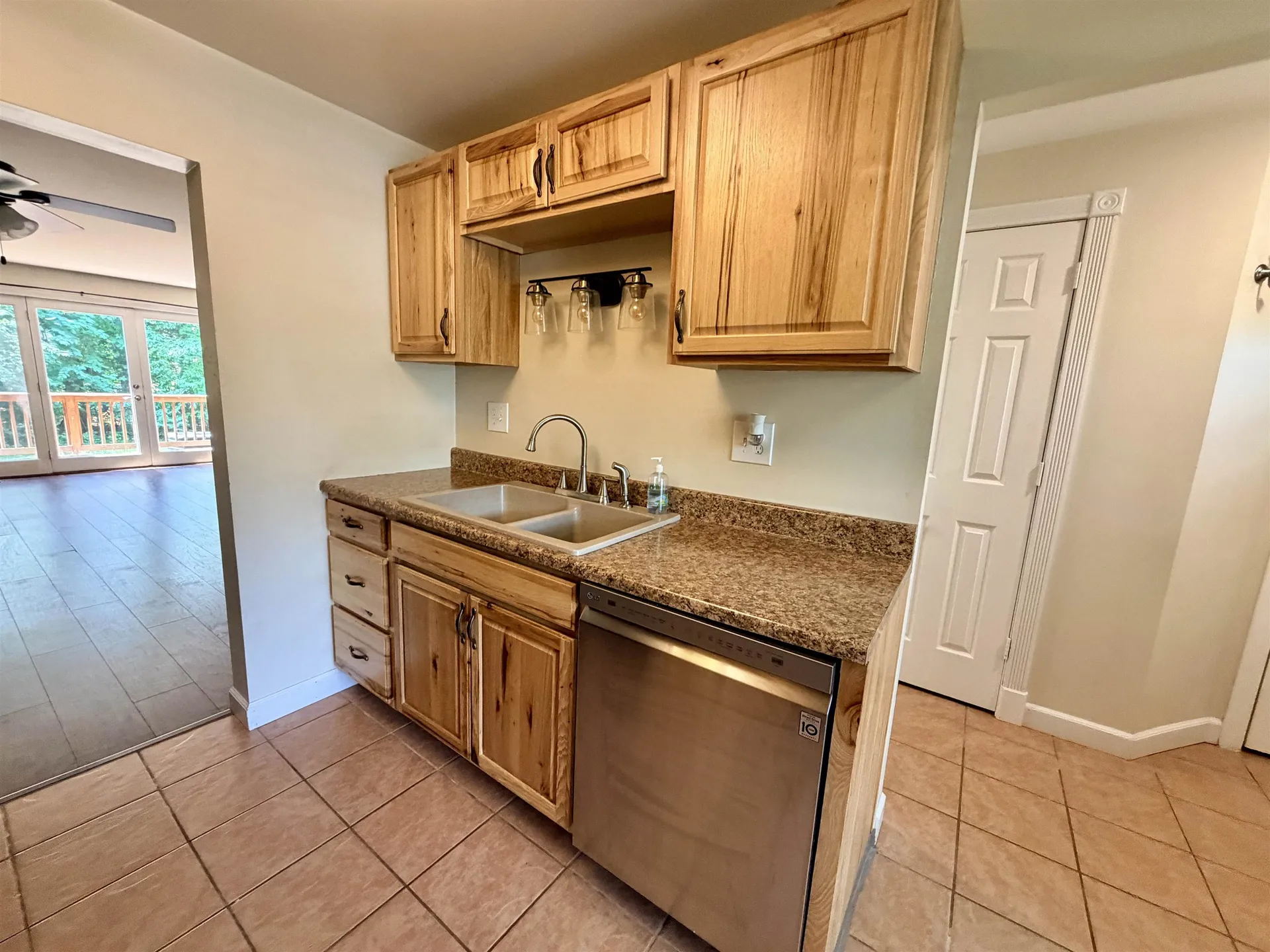 208 Bartemus Trail Nashua NH 03063