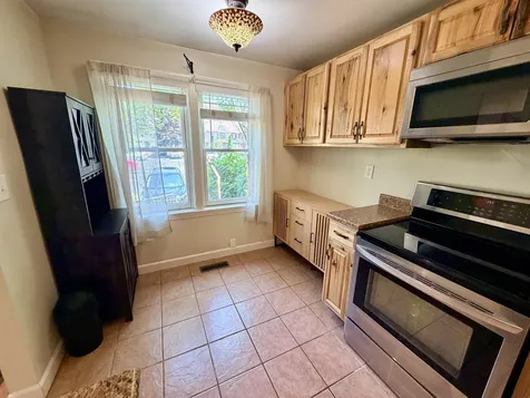 208 Bartemus Trail Nashua NH 03063