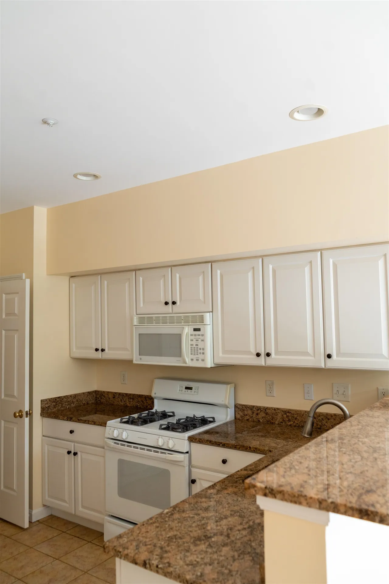 27 Reed Drive Bedford NH 03110