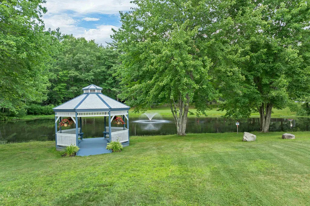82 Gooseberry Circle Rochester NH 03867