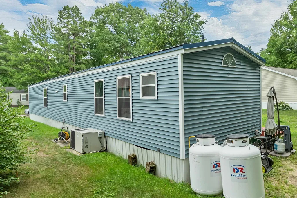 82 Gooseberry Circle Rochester NH 03867