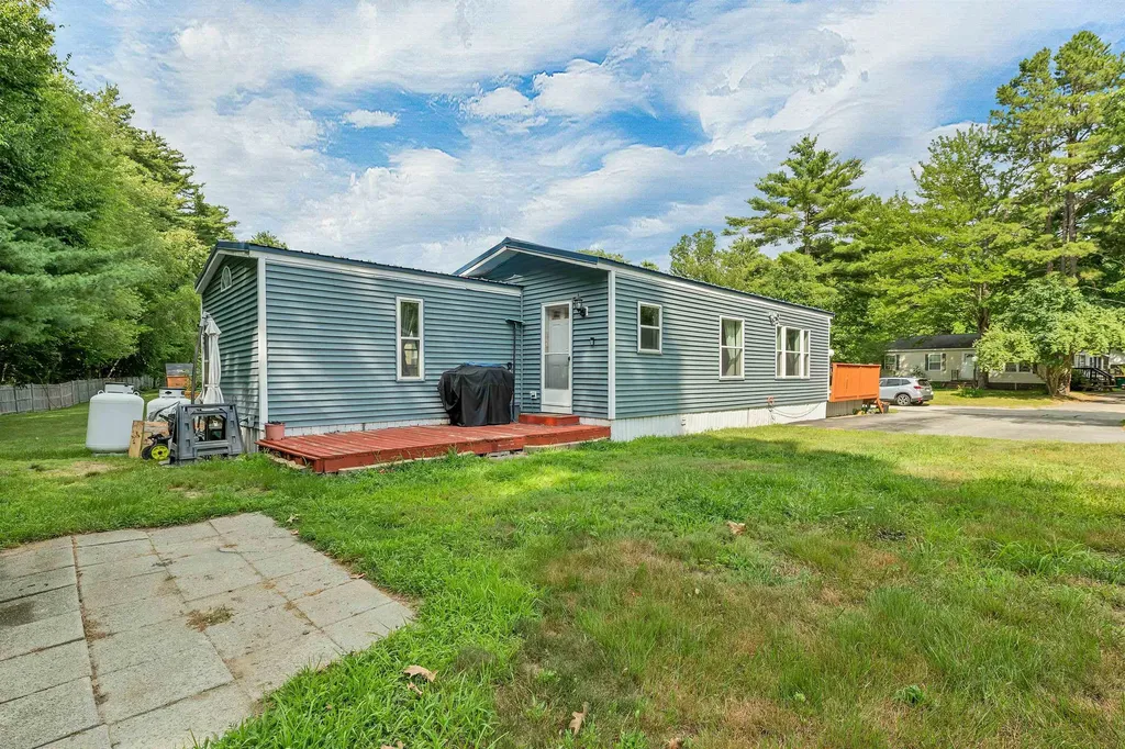 82 Gooseberry Circle Rochester NH 03867