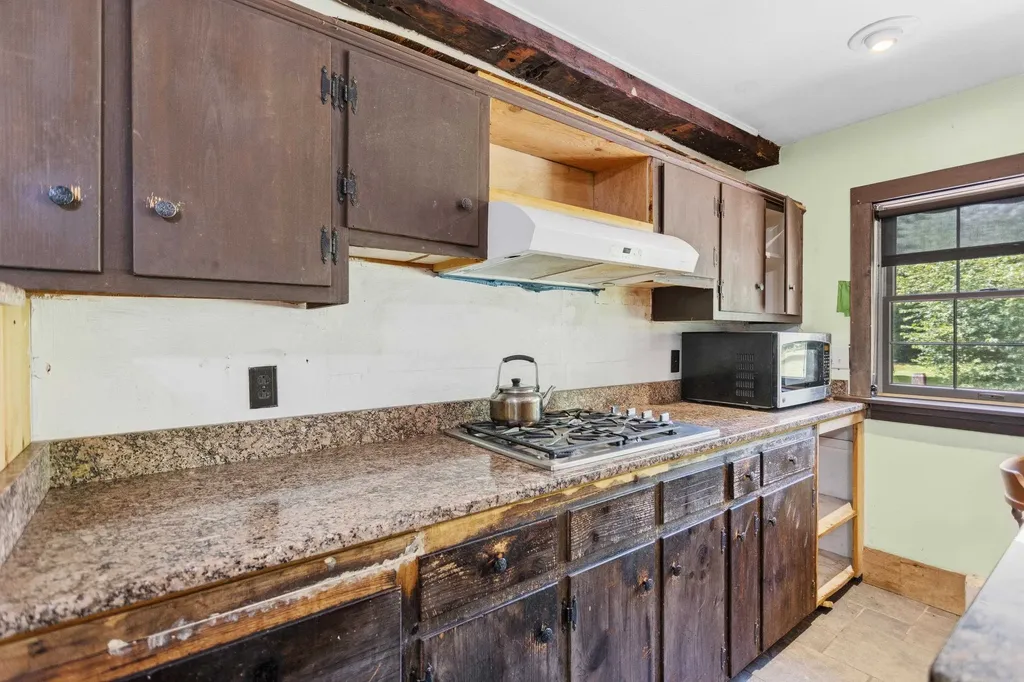 110 Westport Village Road Swanzey NH 03446