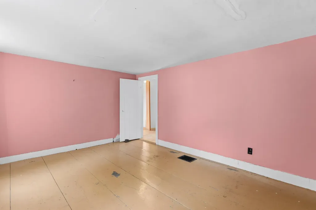 110 Westport Village Road Swanzey NH 03446