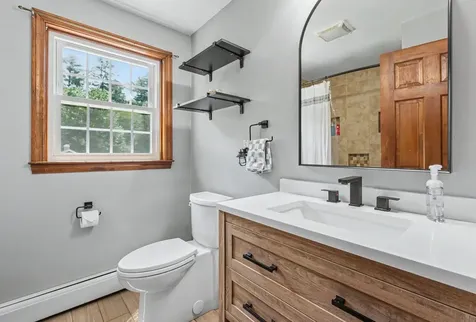 122 Fordway Extension Derry NH 03038