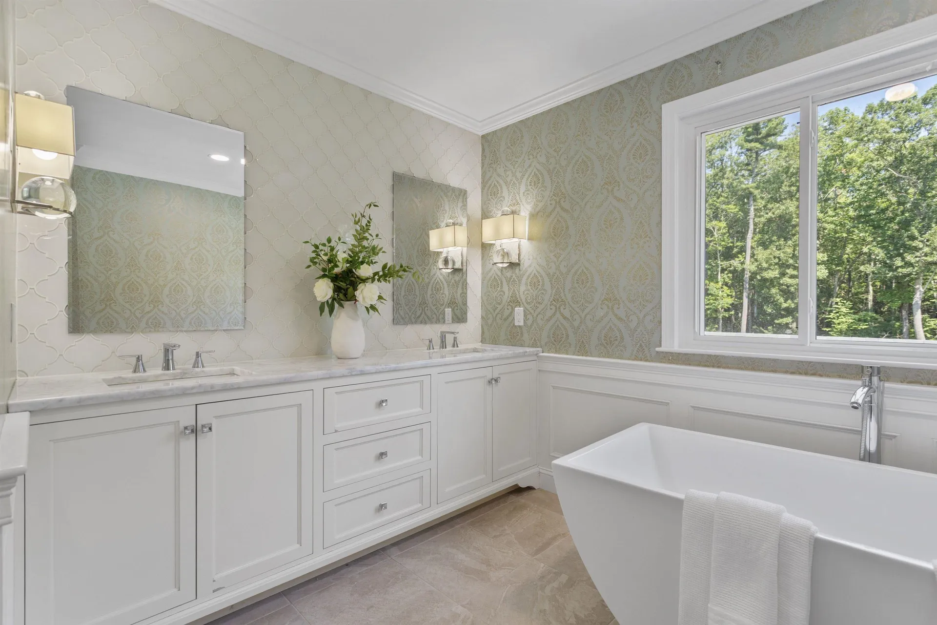 21 Bear Path Hampton NH 03842