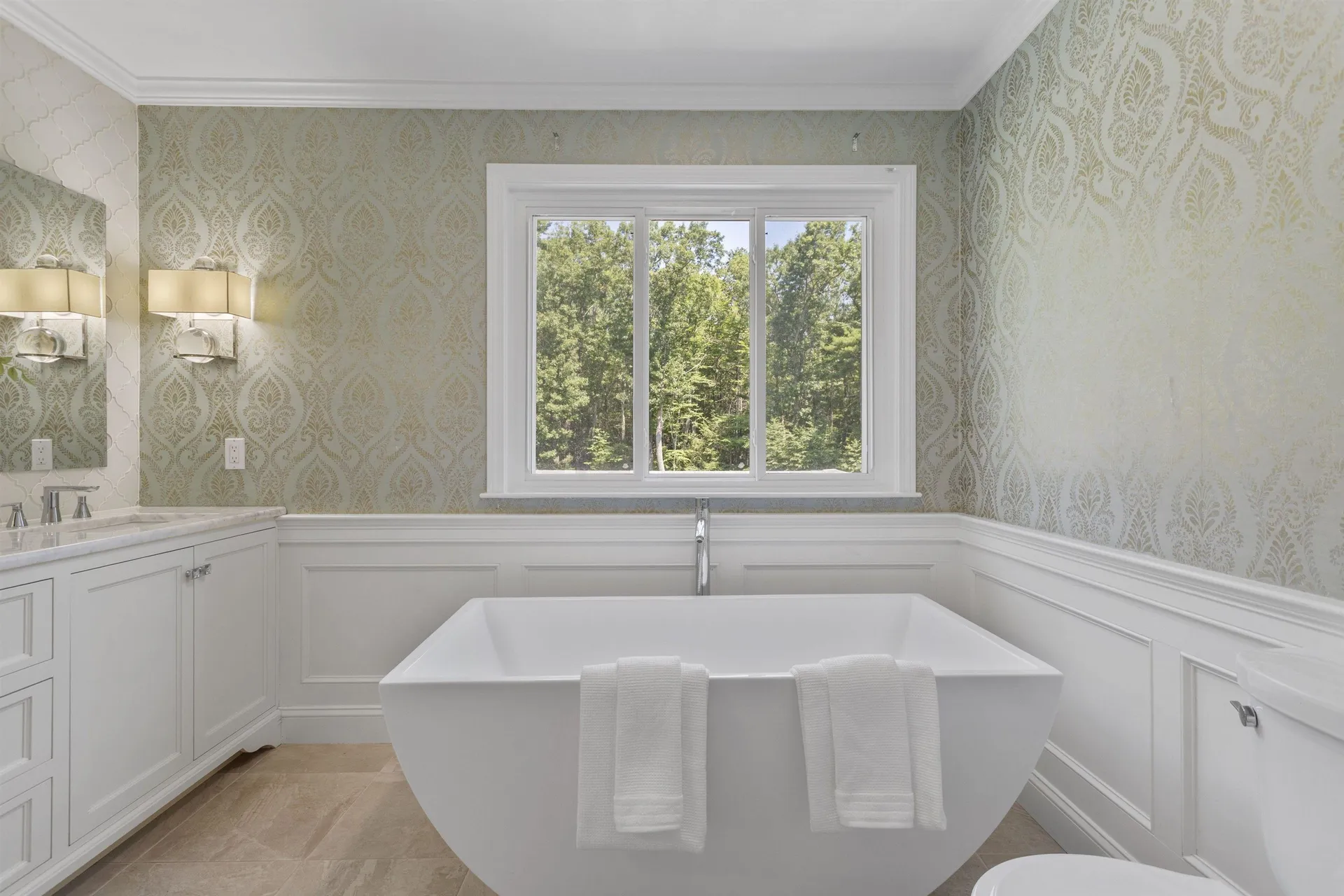 21 Bear Path Hampton NH 03842