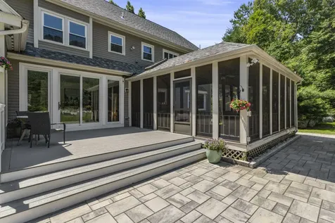 21 Bear Path Hampton NH 03842