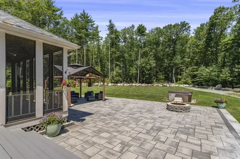21 Bear Path Hampton NH 03842