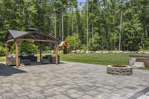 21 Bear Path Hampton NH 03842