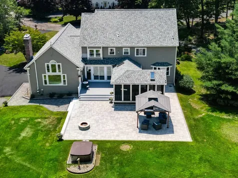 21 Bear Path Hampton NH 03842