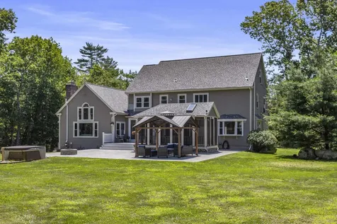 21 Bear Path Hampton NH 03842