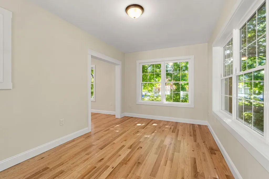 15 Bartlett Street Epping NH 03042