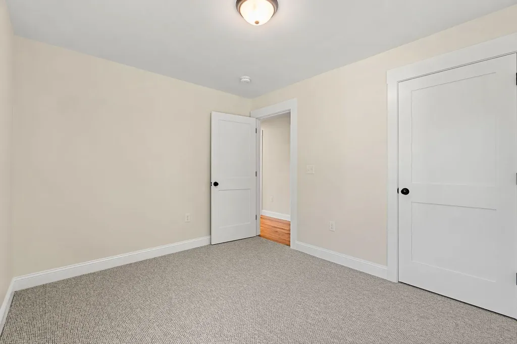 15 Bartlett Street Epping NH 03042