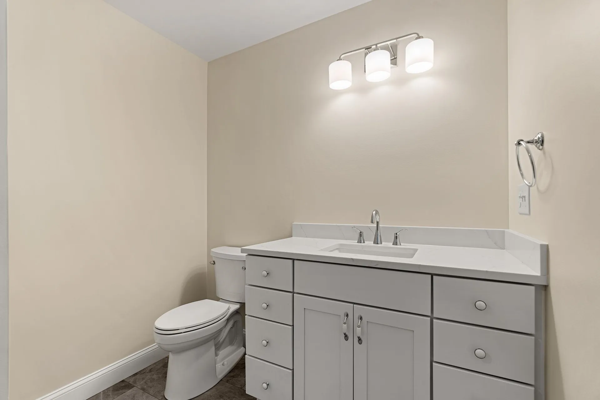 15 Bartlett Street Epping NH 03042