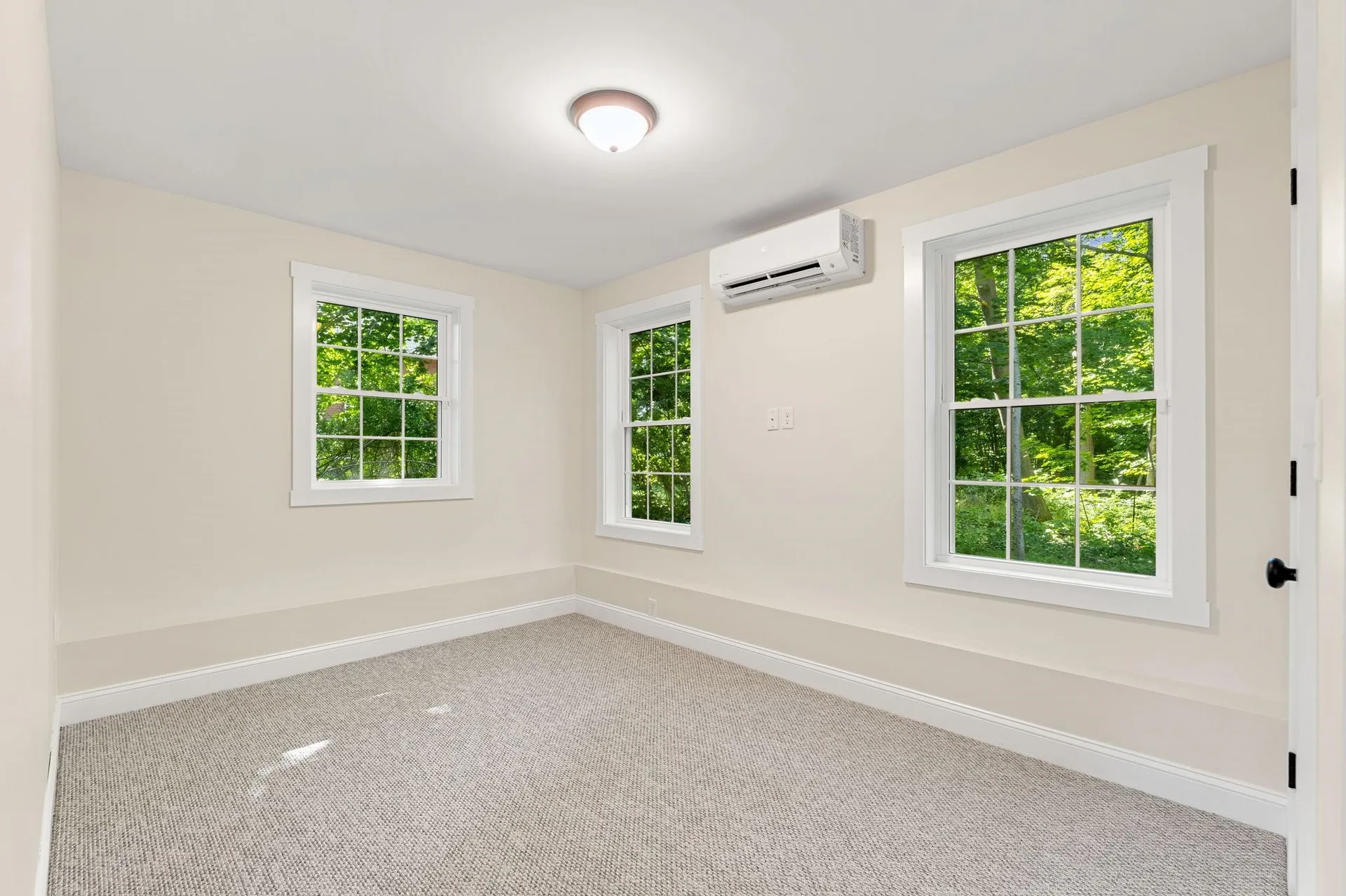 15 Bartlett Street Epping NH 03042
