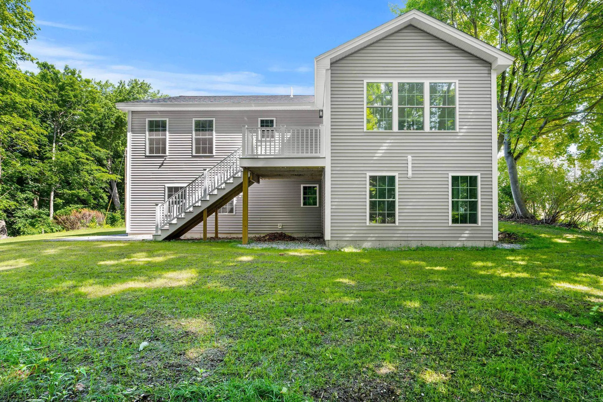 15 Bartlett Street Epping NH 03042