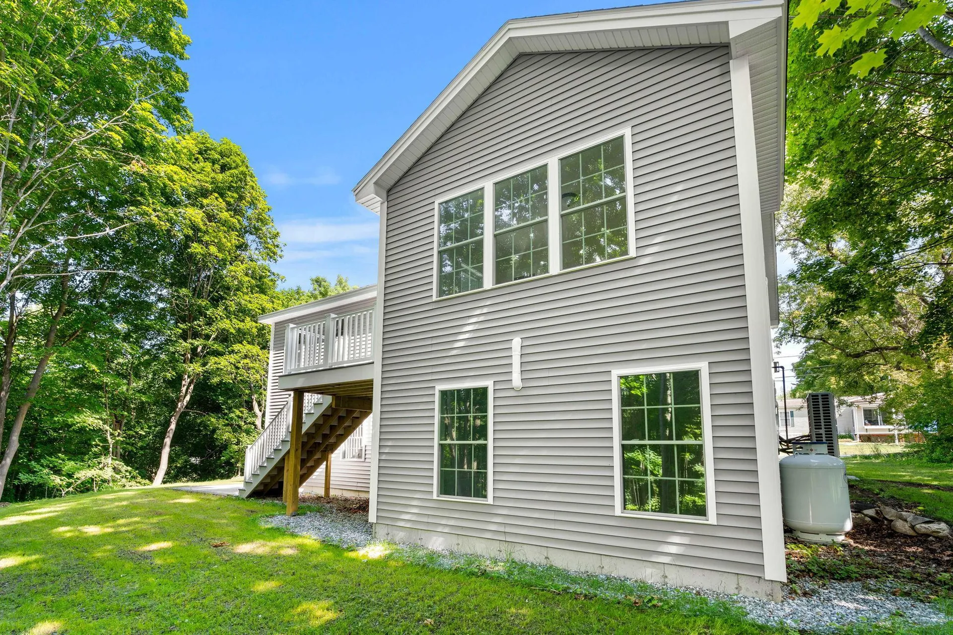 15 Bartlett Street Epping NH 03042