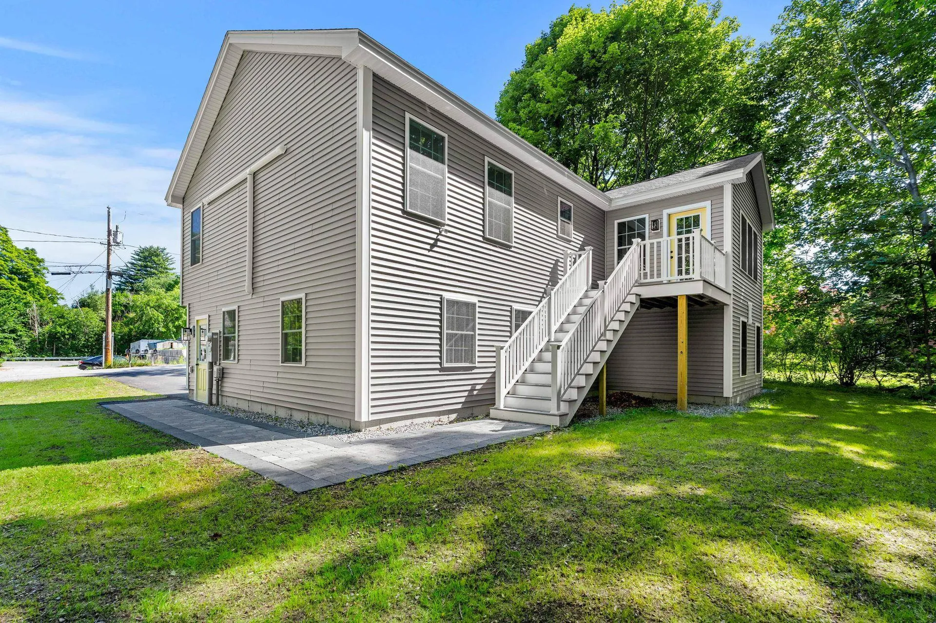 15 Bartlett Street Epping NH 03042