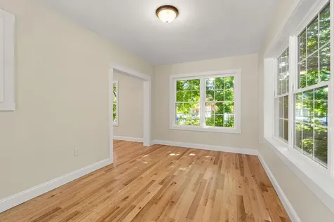 15 Bartlett Street Epping NH 03042