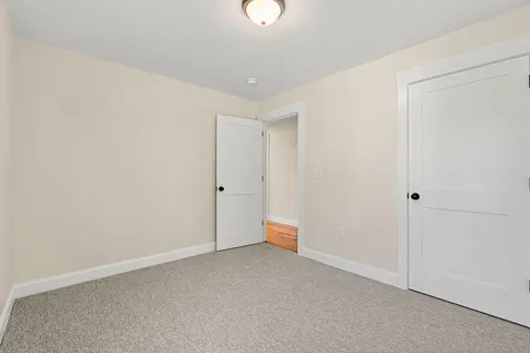 15 Bartlett Street Epping NH 03042