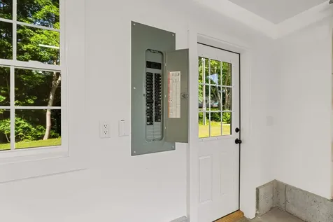 15 Bartlett Street Epping NH 03042