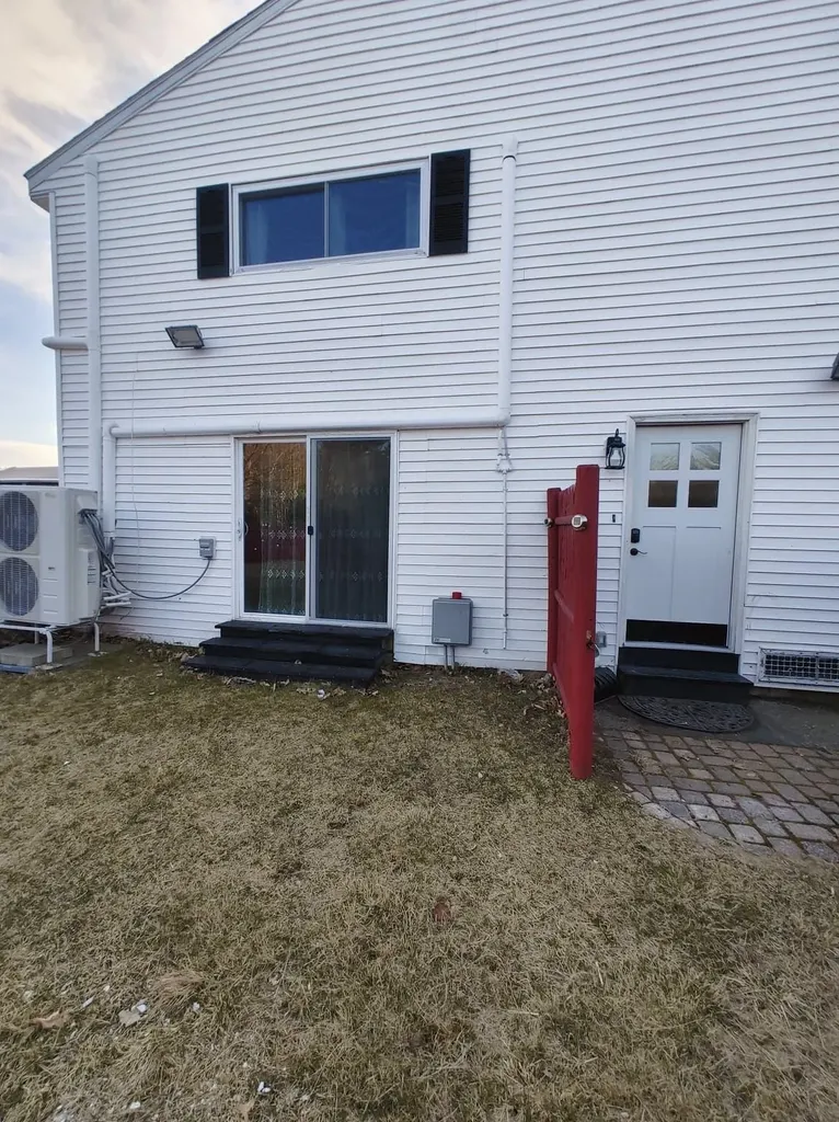 182 Plaistow Street Plaistow NH 03865