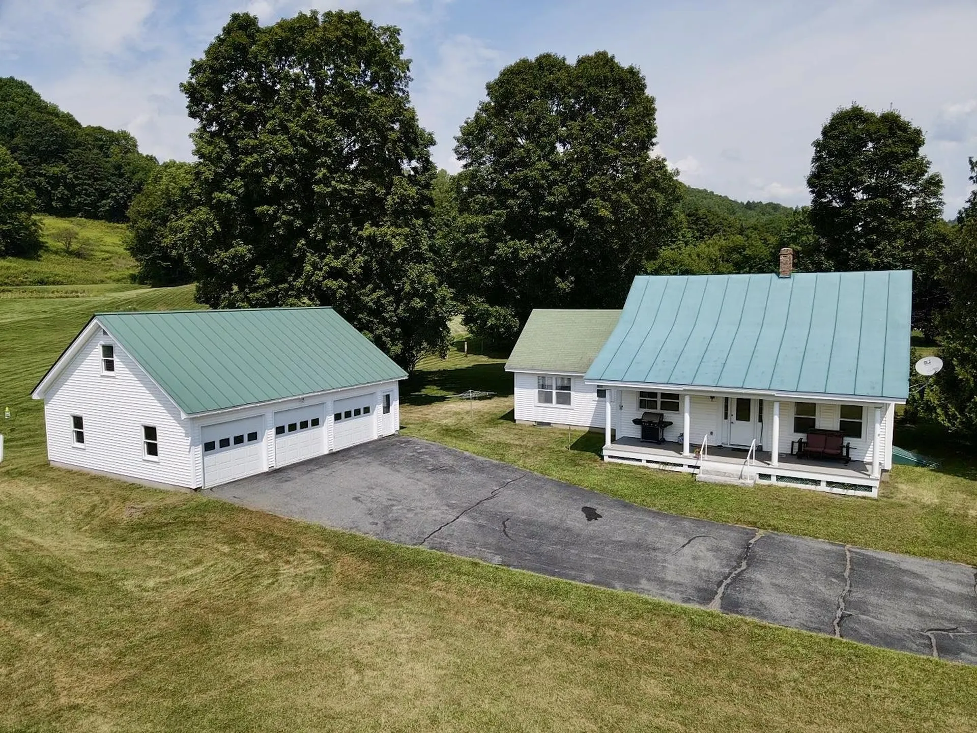 17 Upper Village Road Chelsea VT 05038
