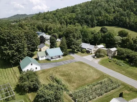 17 Upper Village Road Chelsea VT 05038