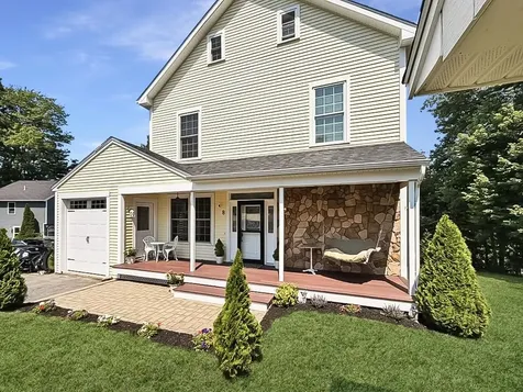 8 Dulcies Point Road Kingston NH 03848