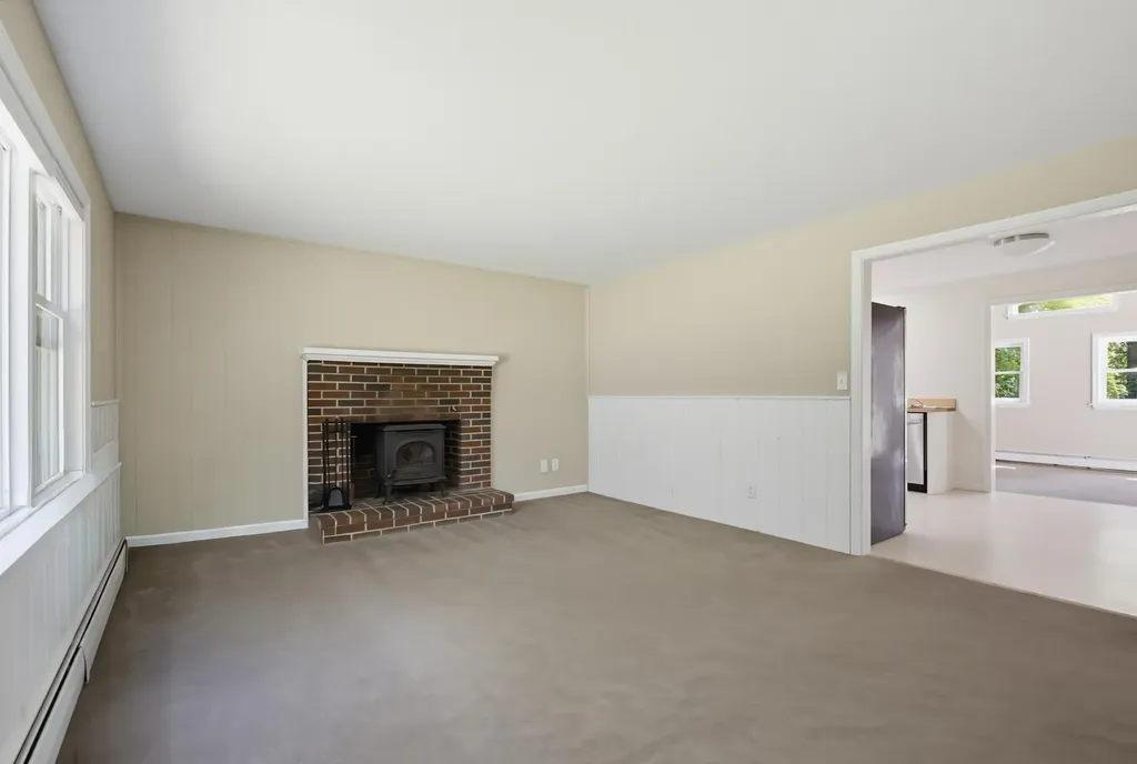 58 Cottage Road Kensington NH 03833